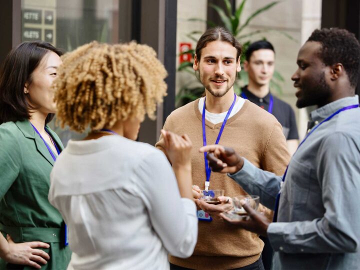 employees celebrating thanksgiving at work