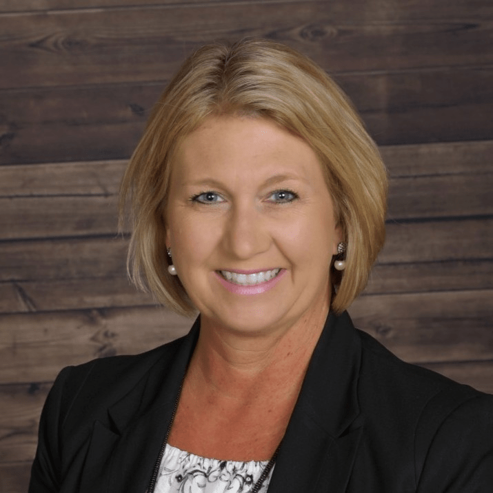 Lesley Lesch Headshot