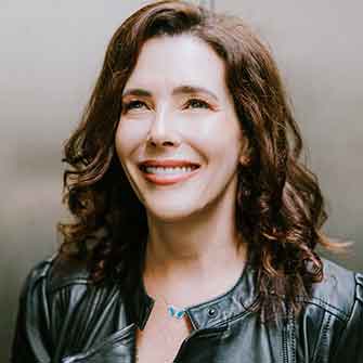 Jenn Fisher headshot